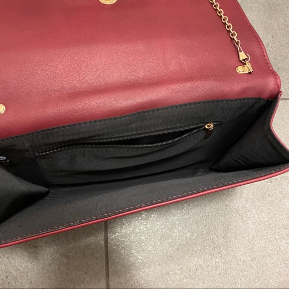 Chain Strap Handbag - Picture 4 of 4